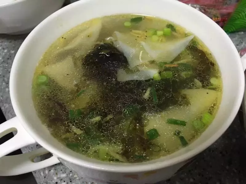 雞湯餛飩