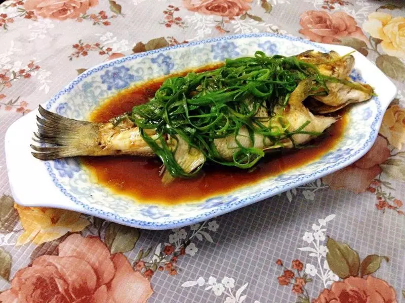 蔥油鱸魚