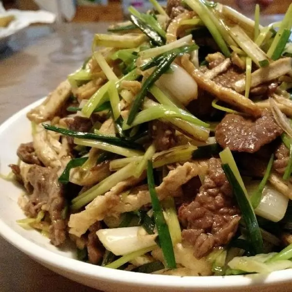 荞菜油豆腐炒牛肉