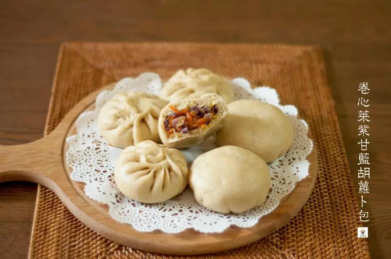 捲心菜紫甘藍胡蘿蔔包（Cabbage and Carrot Steamed Stuffed  Buns)