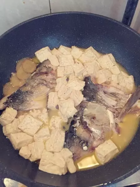 魚頭豆腐湯