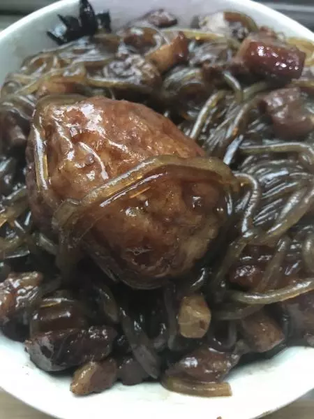 红烧肉虎皮鸡蛋粉条