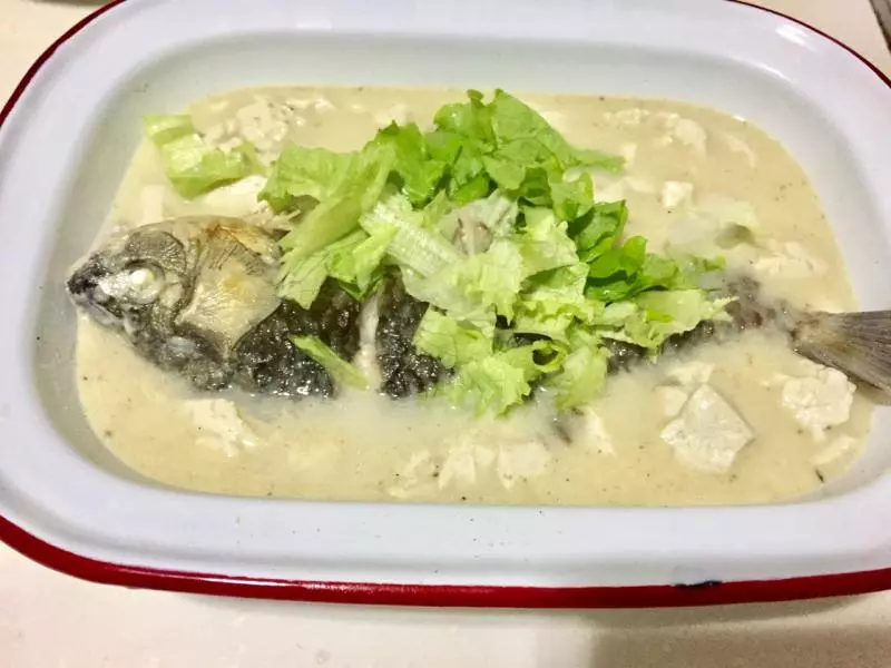 奶白色鯽魚湯