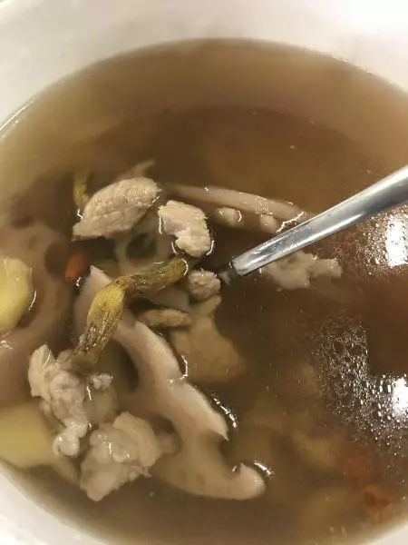 燉瘦肉湯