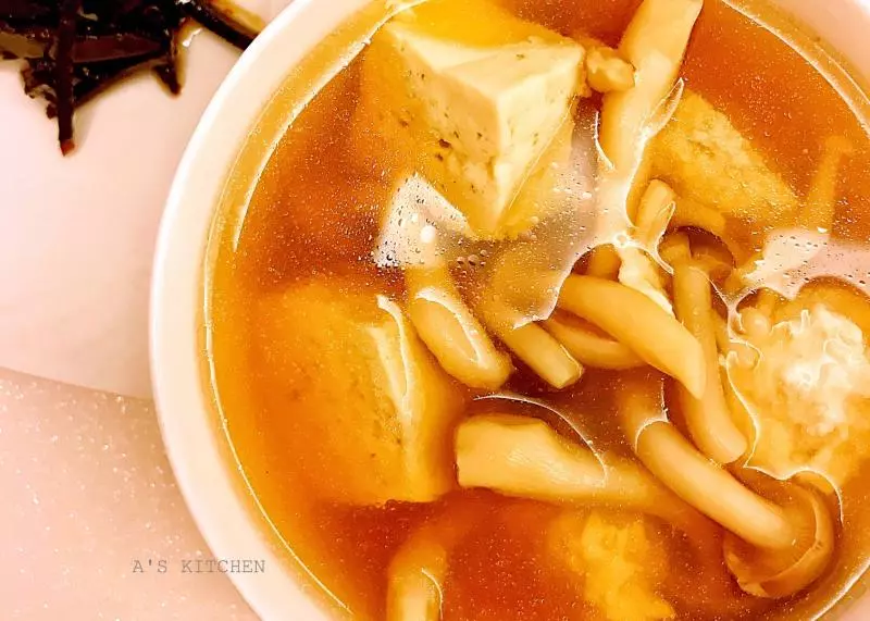 鸡肉菌菇豆腐汤