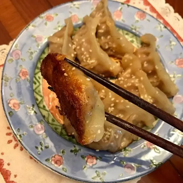 煎速冻水饺