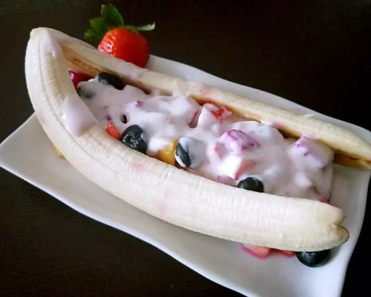 水果酸奶香蕉船