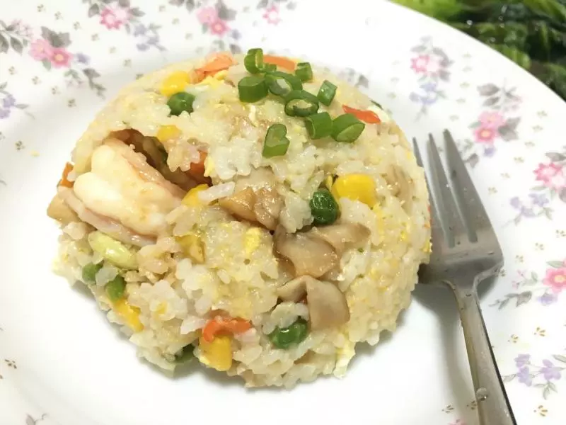 鲜虾蛋炒饭（蔬菜炒饭）