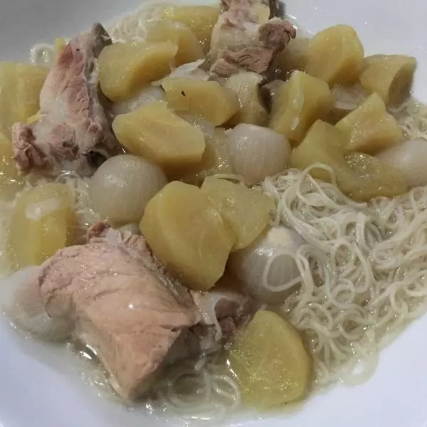 蘋果蔥頭排骨湯