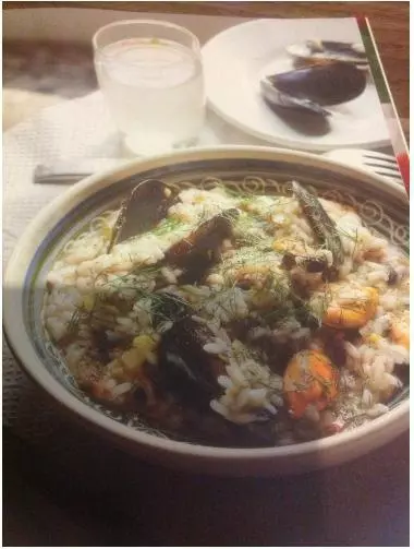 Midopilafo mussel rice (by Tessa Kiros)