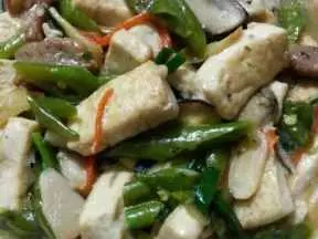 雙菇梅肉燴豆腐