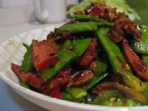 荷蘭豆炒臘肉