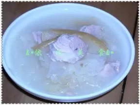 雪梨雪耳瘦肉湯