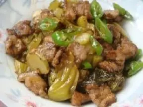 鹹菜燜腩肉