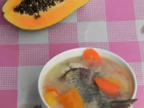 木瓜鱼尾胡萝卜汤