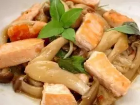 三文魚燴雙菇