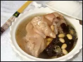 黃豆海帶豬腳湯