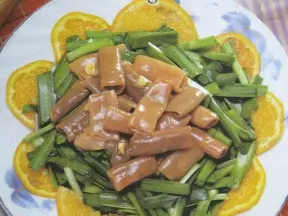 韭菜拌海肠