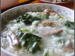 菠菜鸡肝滚粥