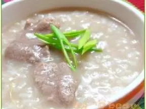 蒜苗牛肉粥