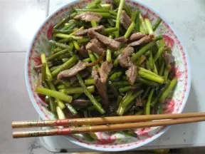 蒜苔炒肉