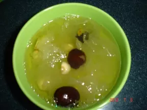 银耳莲子红枣汤