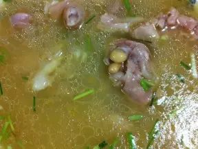 豬腳黃豆湯