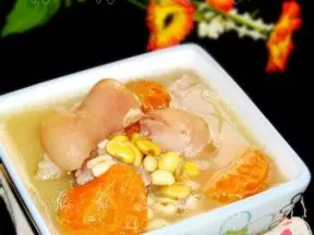 黃豆豬腳湯