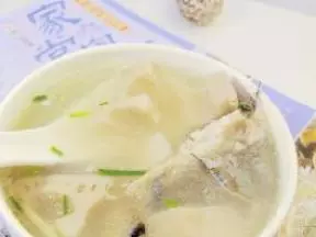 鰻魚骨蓮藕湯