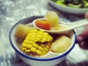 雞腳玉米土豆蘿蔔湯