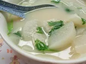 奶湯燉蘿蔔湯