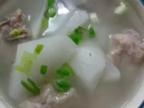 排骨蘿蔔湯