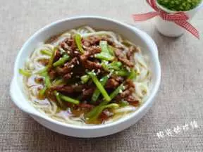 青椒素肉絲麵