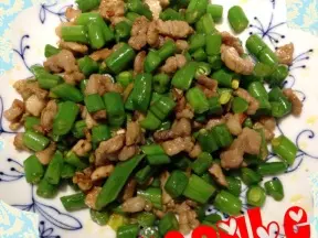 肉丁煸青豆